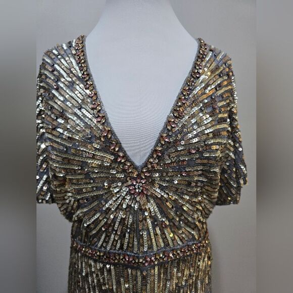 Mac Duggal 5538 Embellished  Butterfly Sleeve Column Gown NWOT sz 10 platinum - Picture 6 of 7